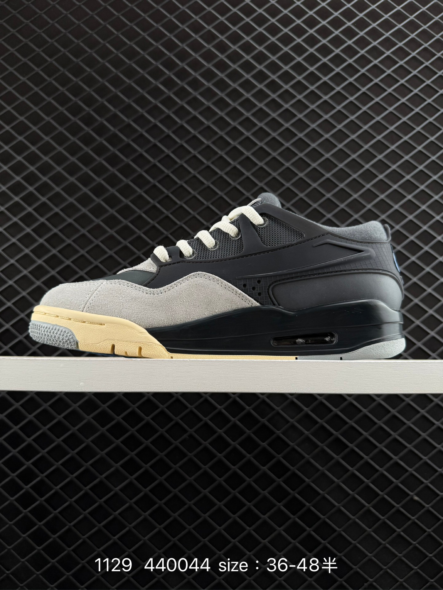 NK  Air Jordan 4 Retro RM